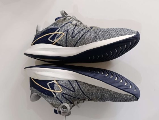کتونی اورجینال New Balance سایز 41 3