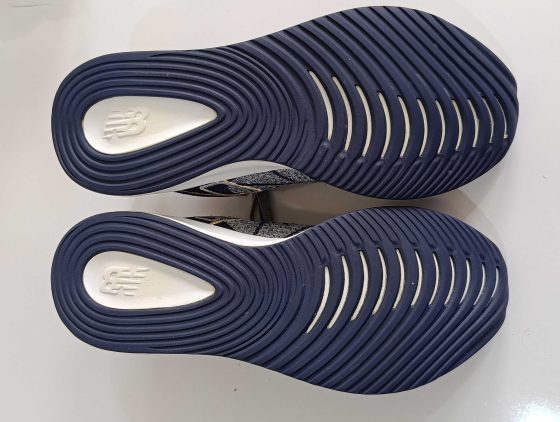 کتونی اورجینال New Balance سایز 41 5