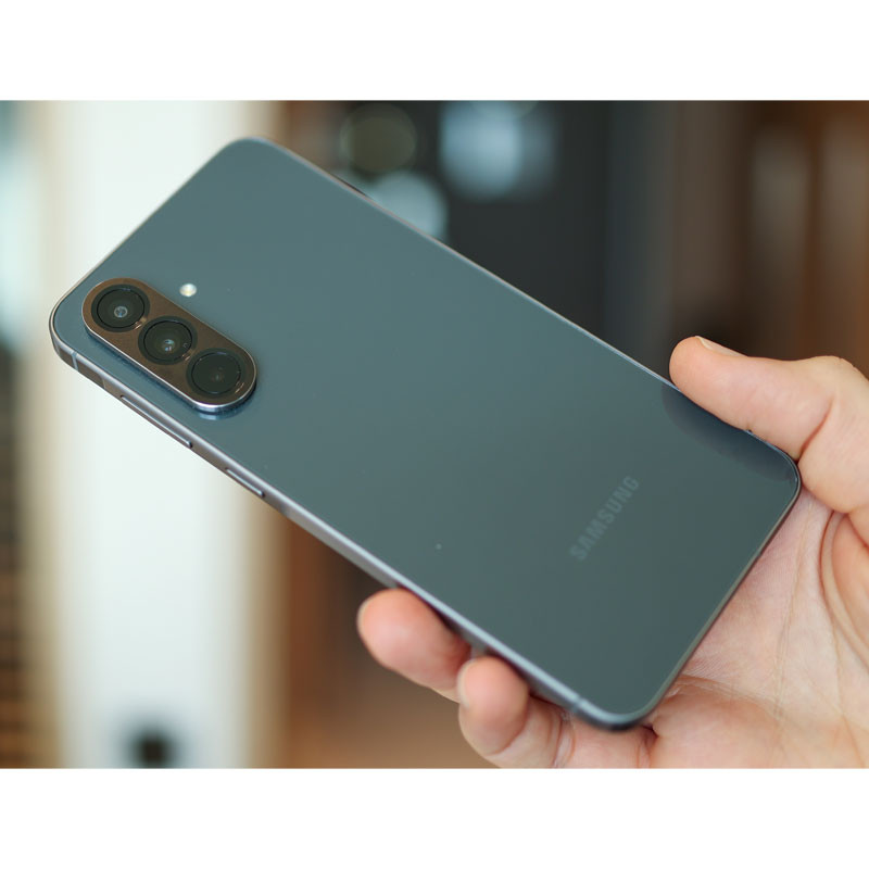 گوشی موبایل سامسونگ مدل Galaxy A56 دو سیم کارت ظرفیت 256 گیگابایت و رم 8 گیگابایت - ویتنام - به همراه شارژر 25 وات سامسونگ 4