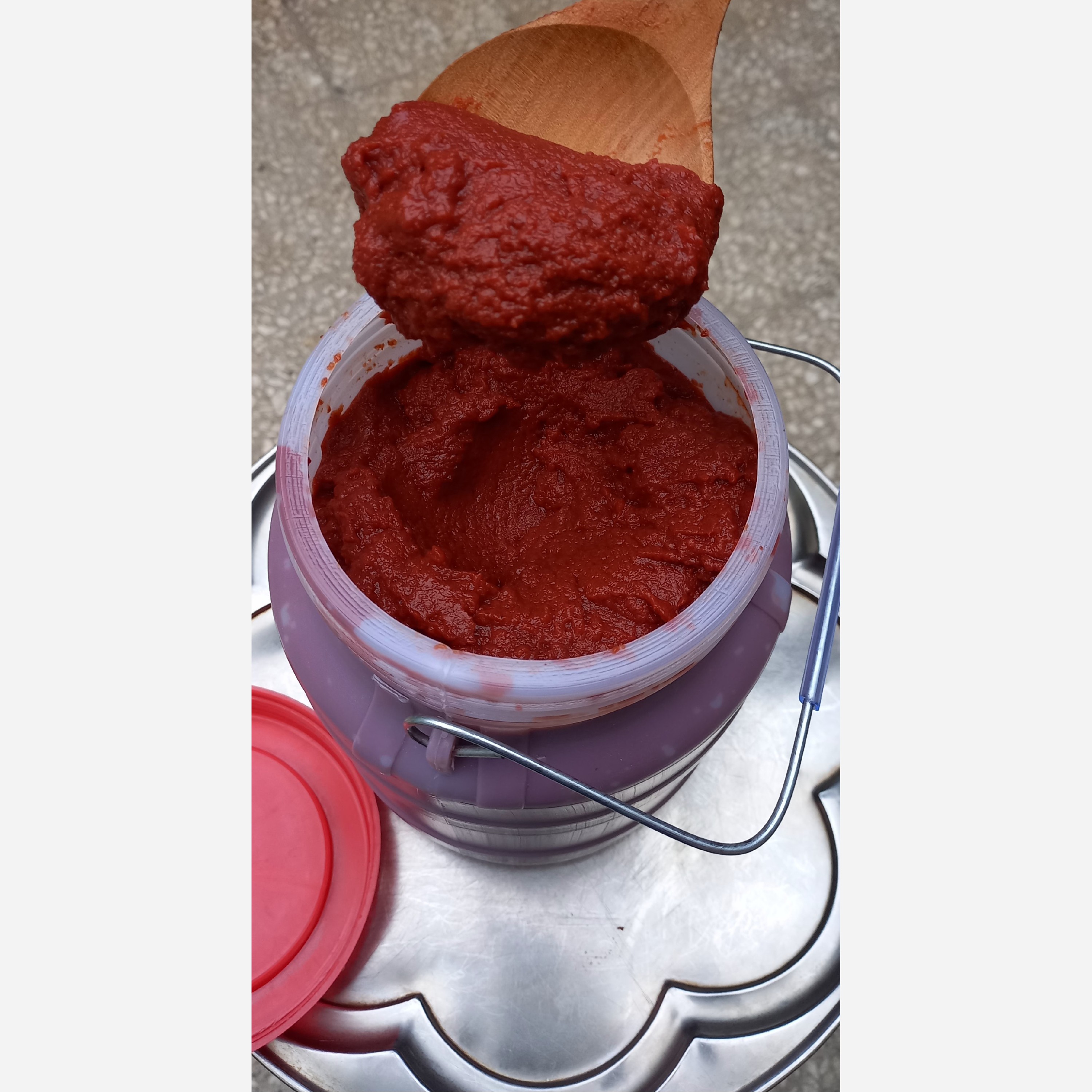 رب گوجه خانگی غلیظ ظرف 5 کیلویی(مستقیم از تولیدکننده) 2