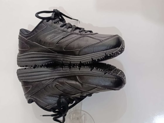 کتونی اورجینال FILA چرم سایز 40 3