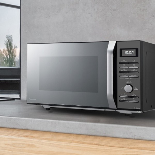 مایکروفر پاناسونیک مدل NN-CD67MB 4