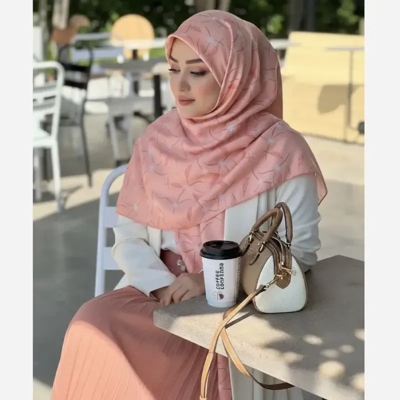روسری نخ کاستوم قواره دار 140 طرح تارا دور چرخ دوز 5